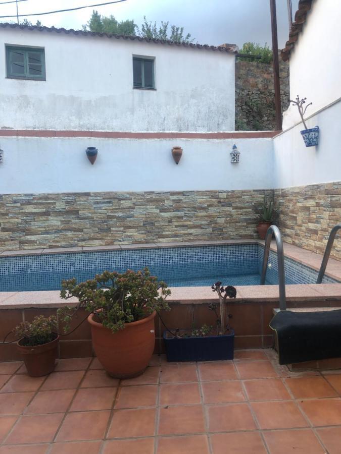 Villa Acogedora casa de pueblo con piscina Fuenteheridos Exterior foto