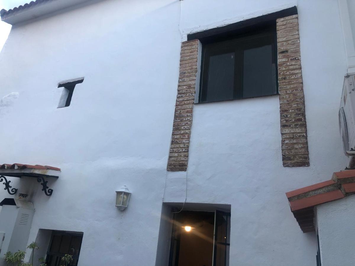 Villa Acogedora casa de pueblo con piscina Fuenteheridos Exterior foto